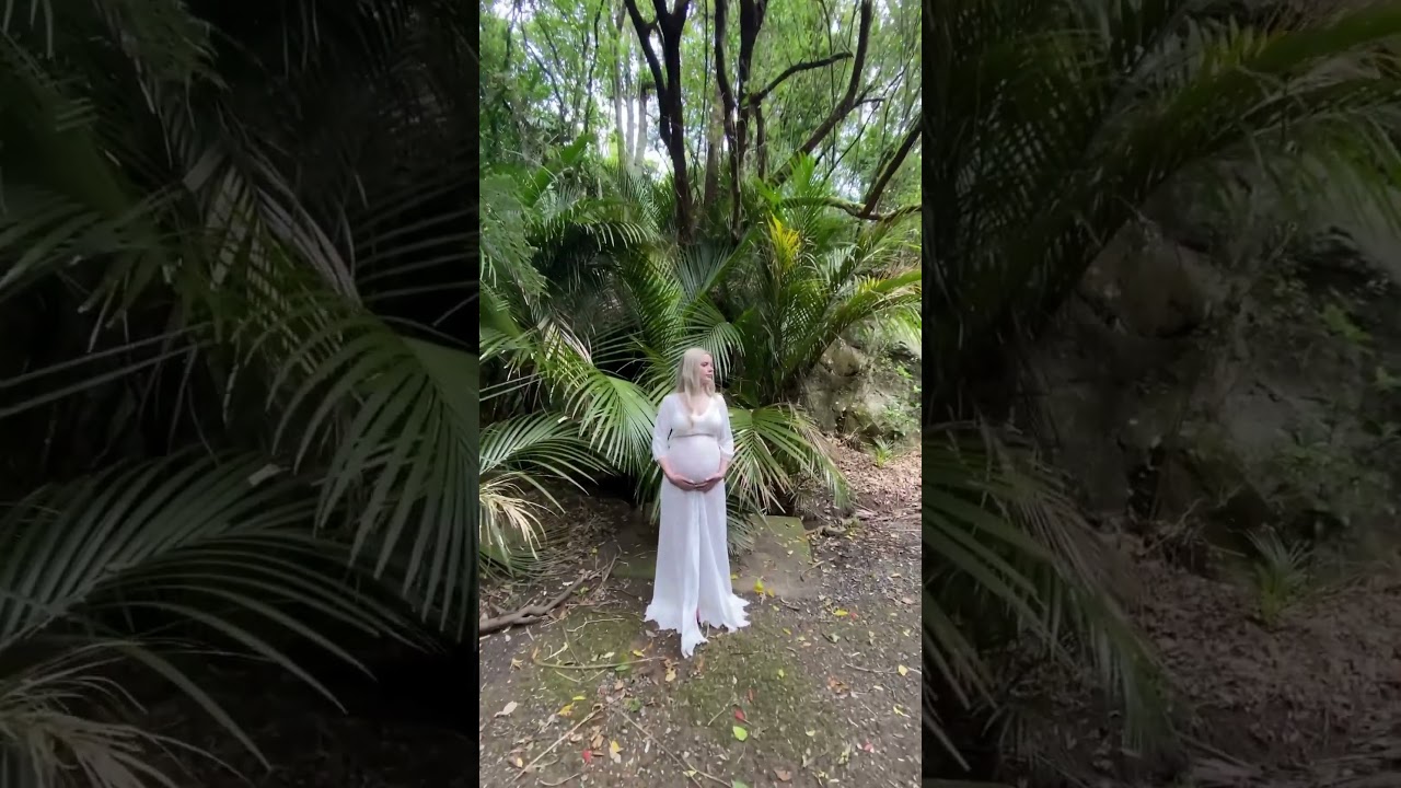 BTS on a forest maternity photoshoot #maternityphotographer #maternityphotoshoot