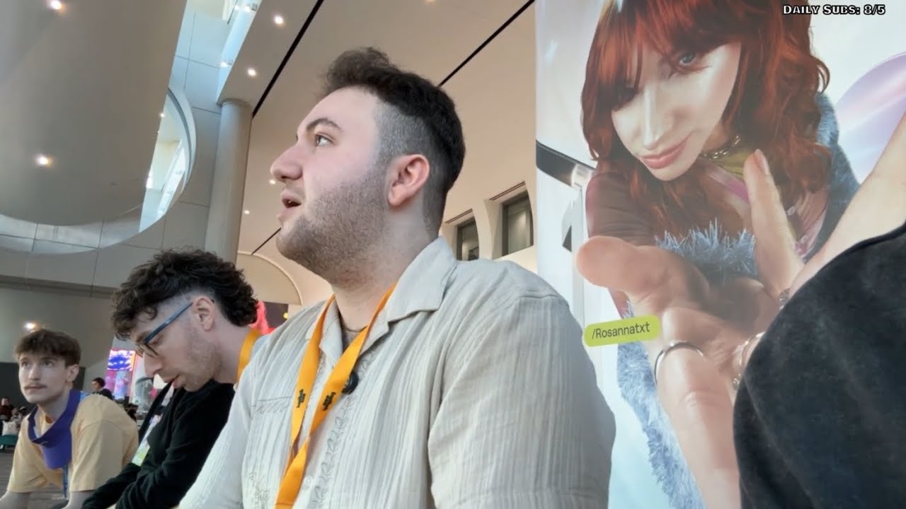 Gio rizzes a shawty and gets her discord 😆 | Day 1 TwitchCon San Diego 2025