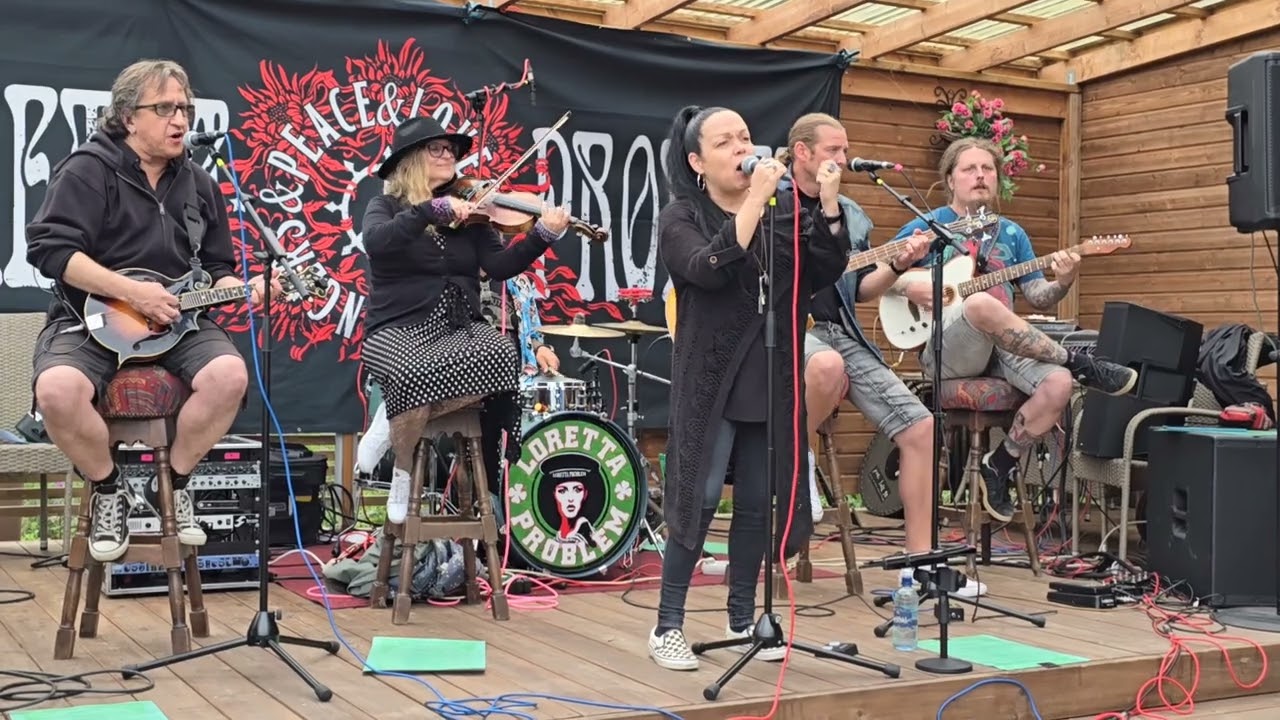 Loretta Problem -akustisena 19.6.2024