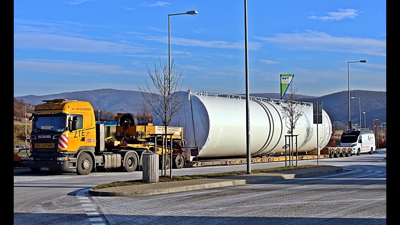 ZTE.pl - Video from the oversize transport of chimneys.
