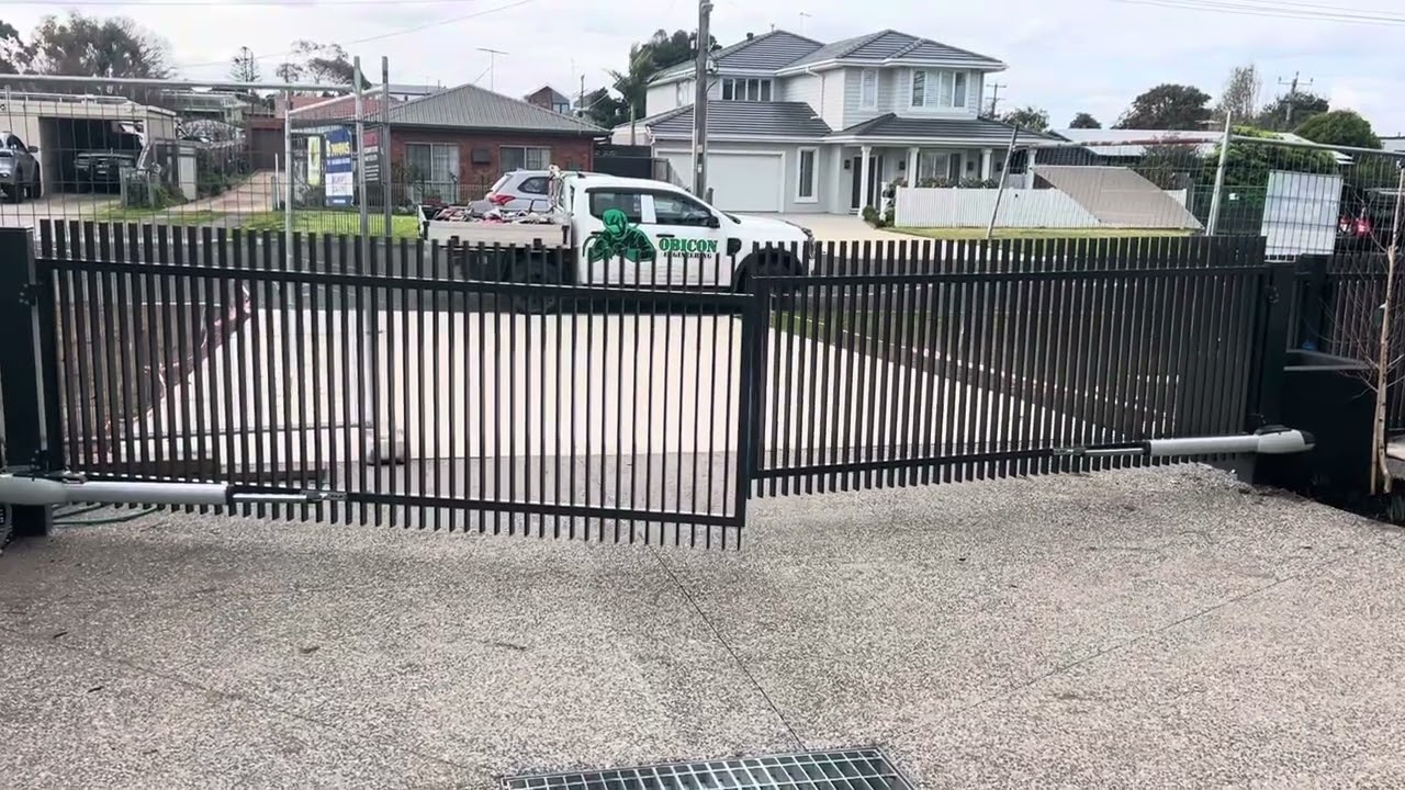Automatic swing gates