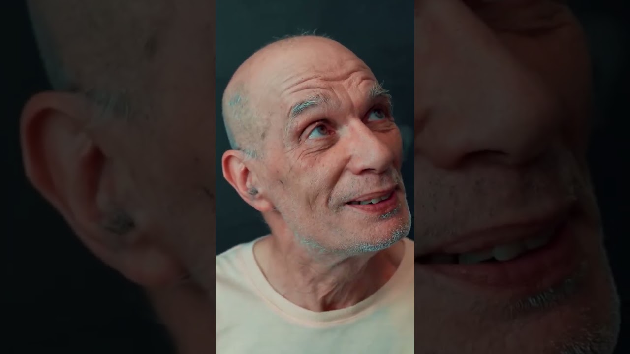 Una niña sin hogar cambió la vida de un anciano millonario y nadie lo esperaba