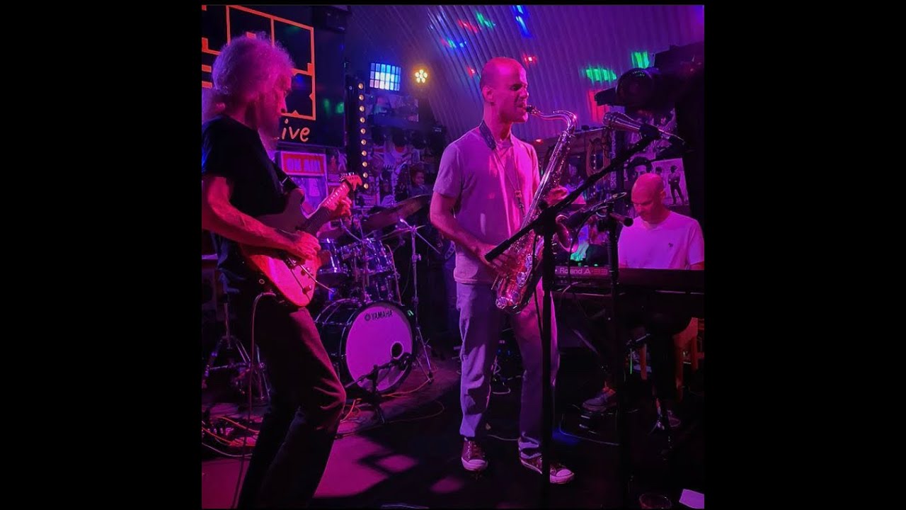 Guthrie Govan with The Fellowship 2022 / Rumples