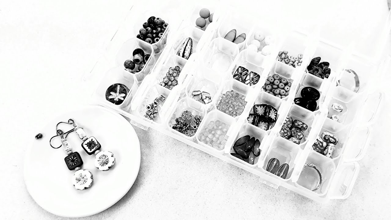 Organizing the Feb 26 Kraftika Czech Exclusive box
