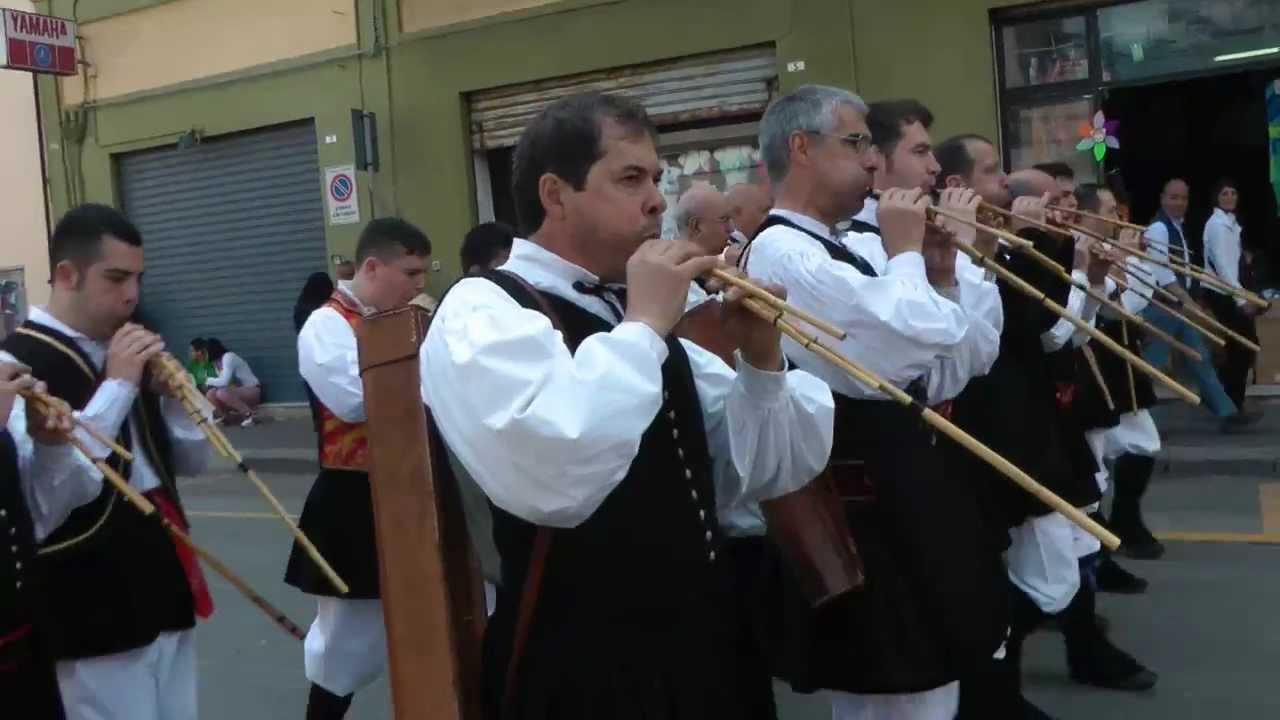 CAGLIARI - ASPETTANDO SANT'EFISIO - LE LAUNEDDAS by Fabio Pitzalis