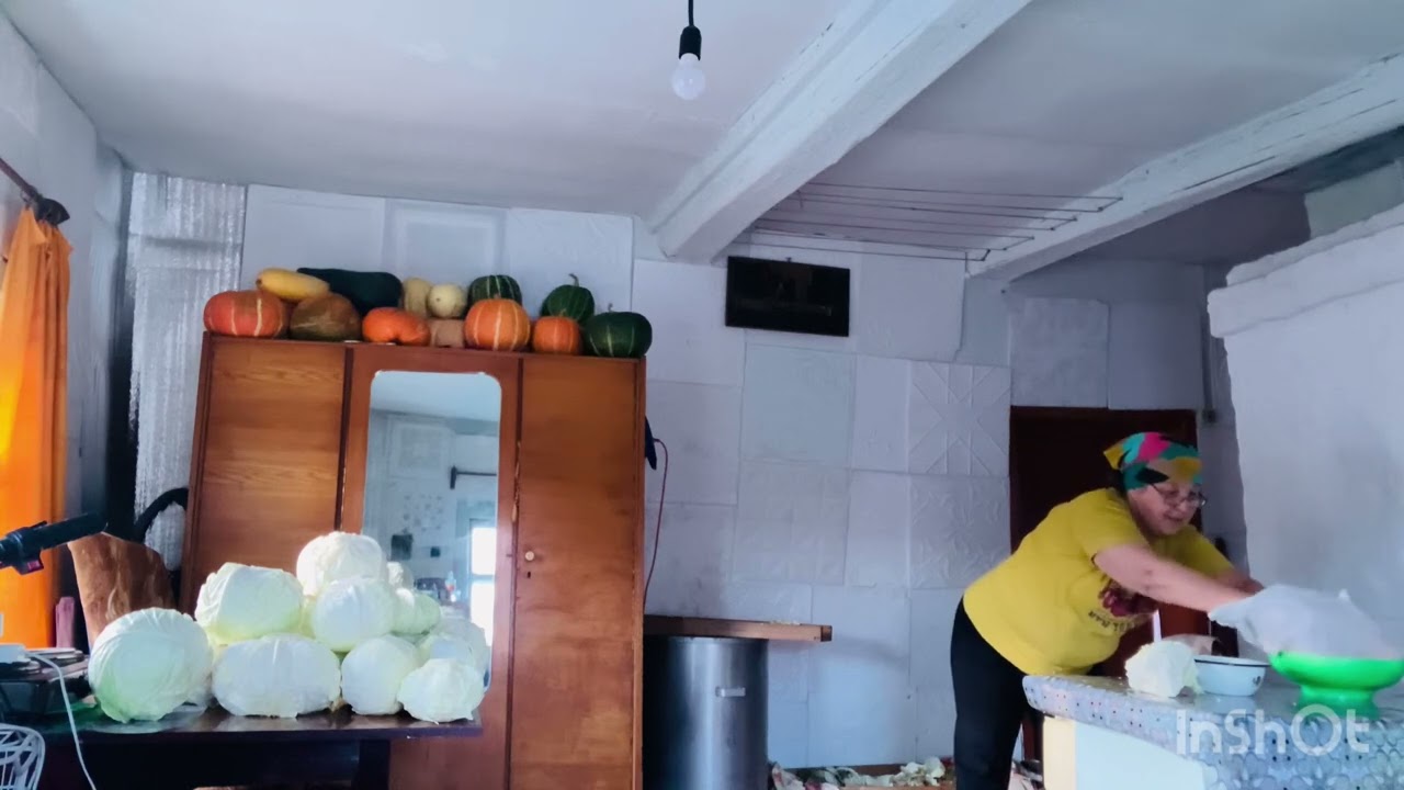 Солю капусту на зиму.