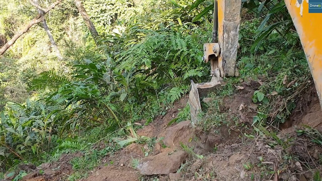 Working Sharp Stoney Hill for Hilly Road with JCB Backhoe