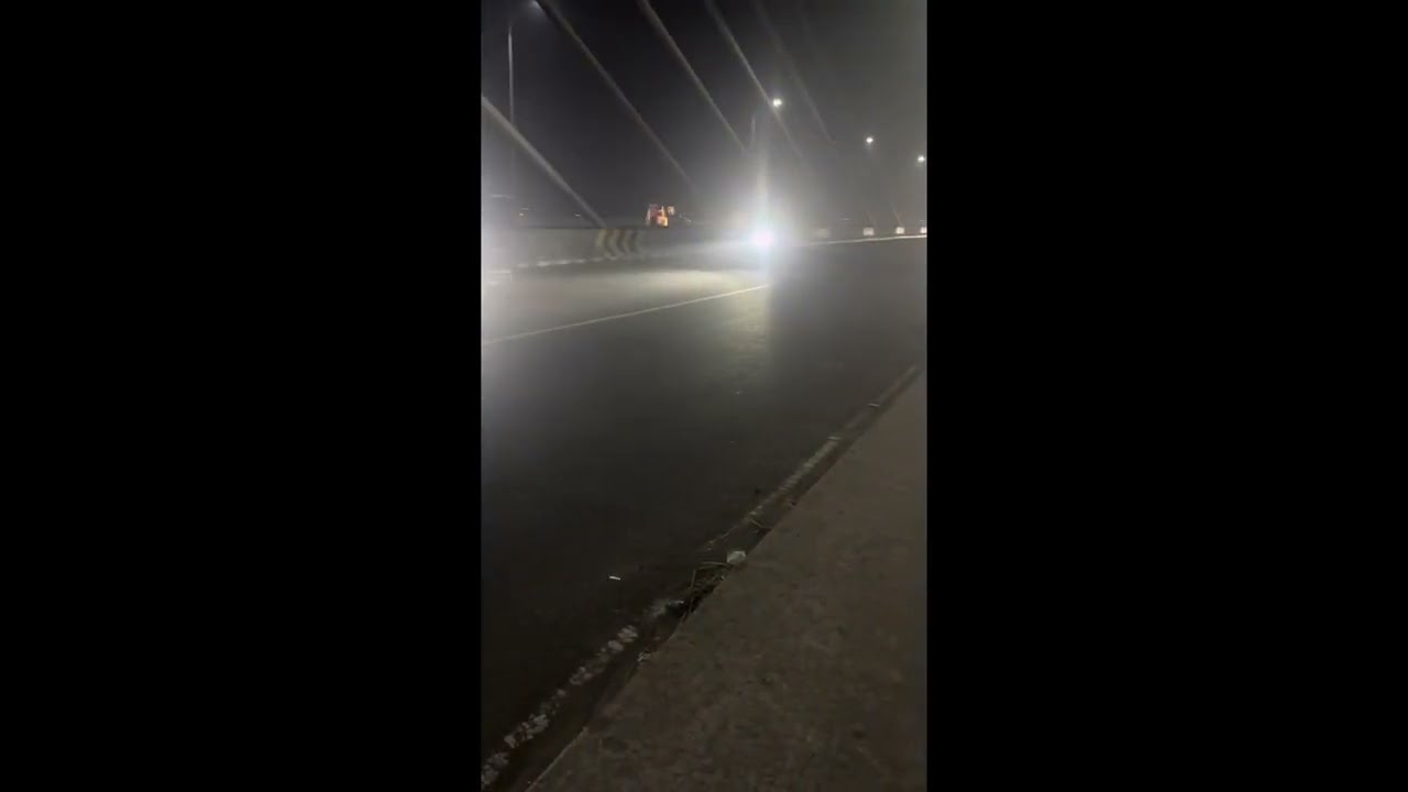 3, March, 2026, Karnaphuli River and Shah Amanat Bridge；元宵节的夜晚，在戈尔诺普利河上吃西瓜