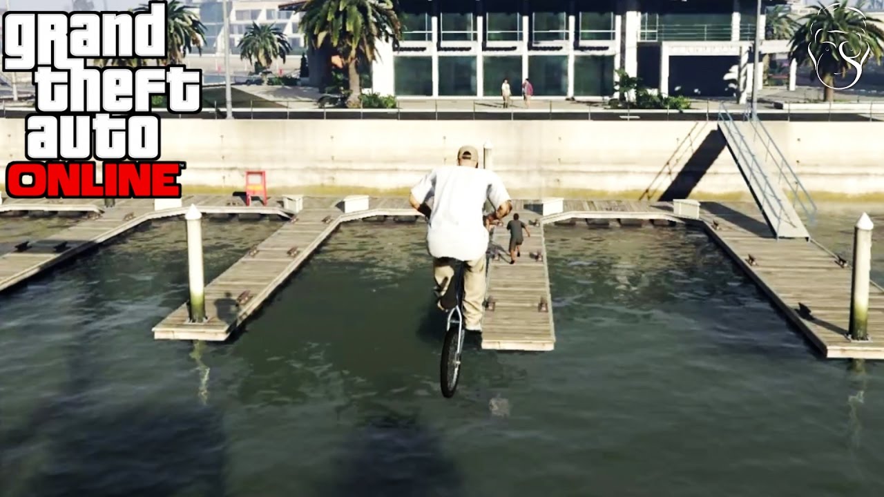 GTA 5 ONLINE |  Am sărit peste apă cu un BMX!