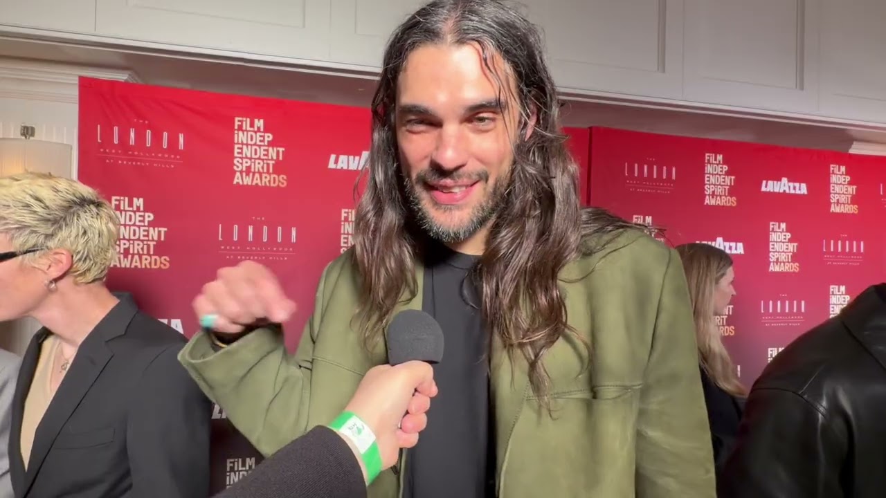 Оливер Лакс, сценарист и режиссер SIRĀT — номинанты премии Spirit Awards 2026. Бранч.