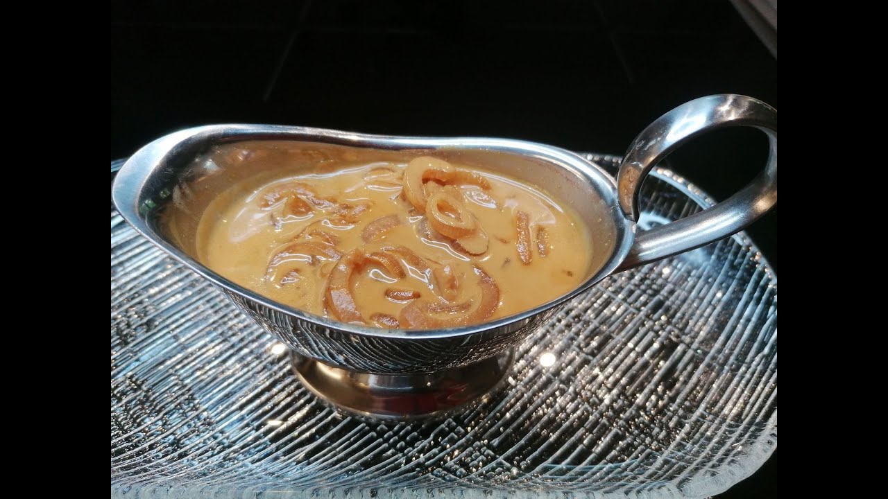 Украшайте мясо луковой подливкой на красном вине. Ну очень вкусно/ Rotwein Zwiebelsauce.