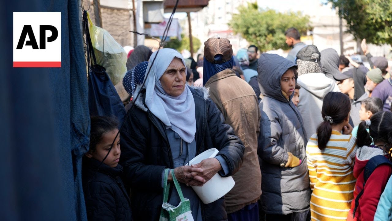 Displaced Palestinians in Gaza fearful that war may resume