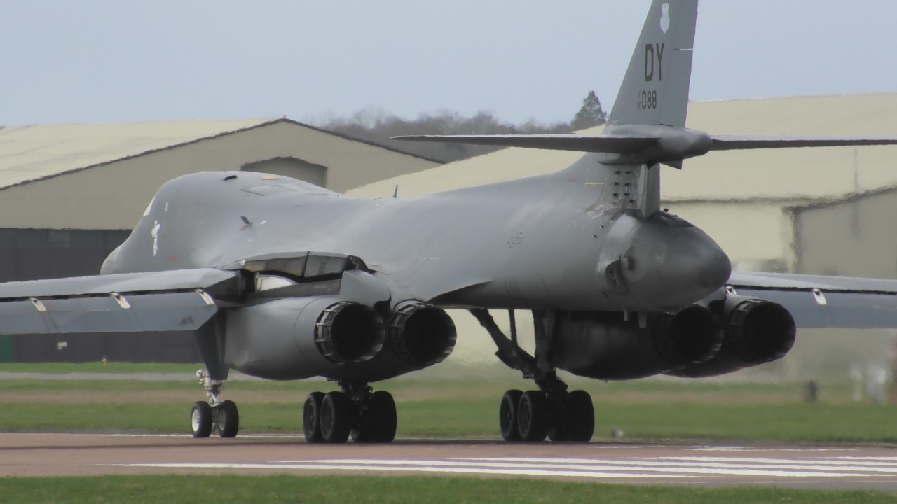 B1, B52, 747 busy day at RAF Fairford