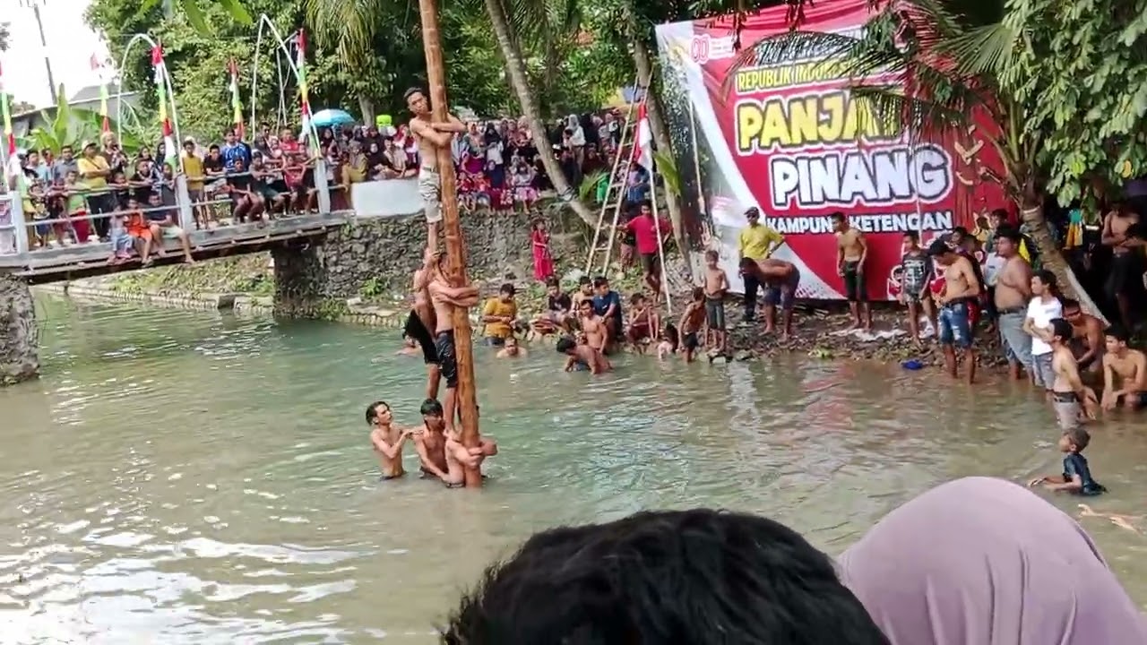 COMPATATION CLIMBING SLIPPERY POLE 2025