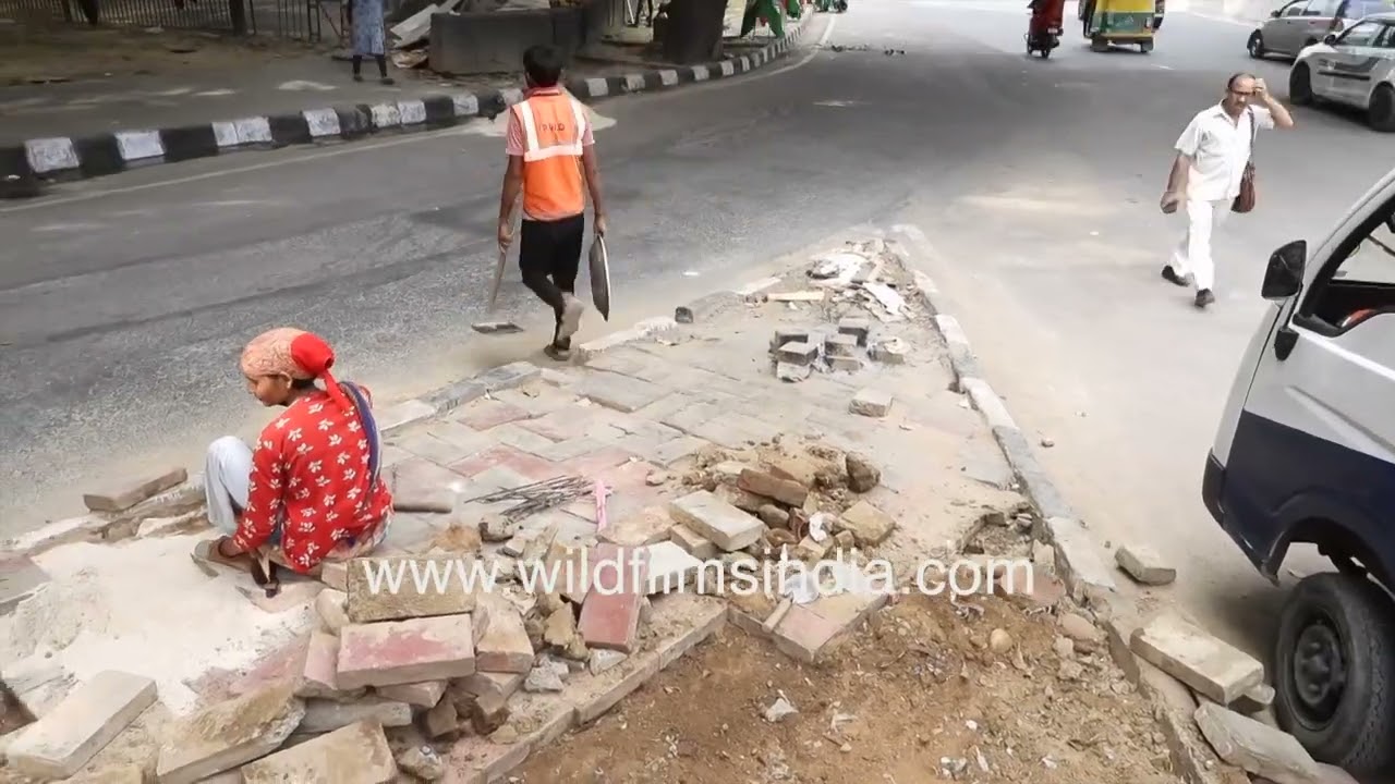 PWD maintenance work on a Delhi road, on Independence Day 15th August, before foreign G20 arrivals