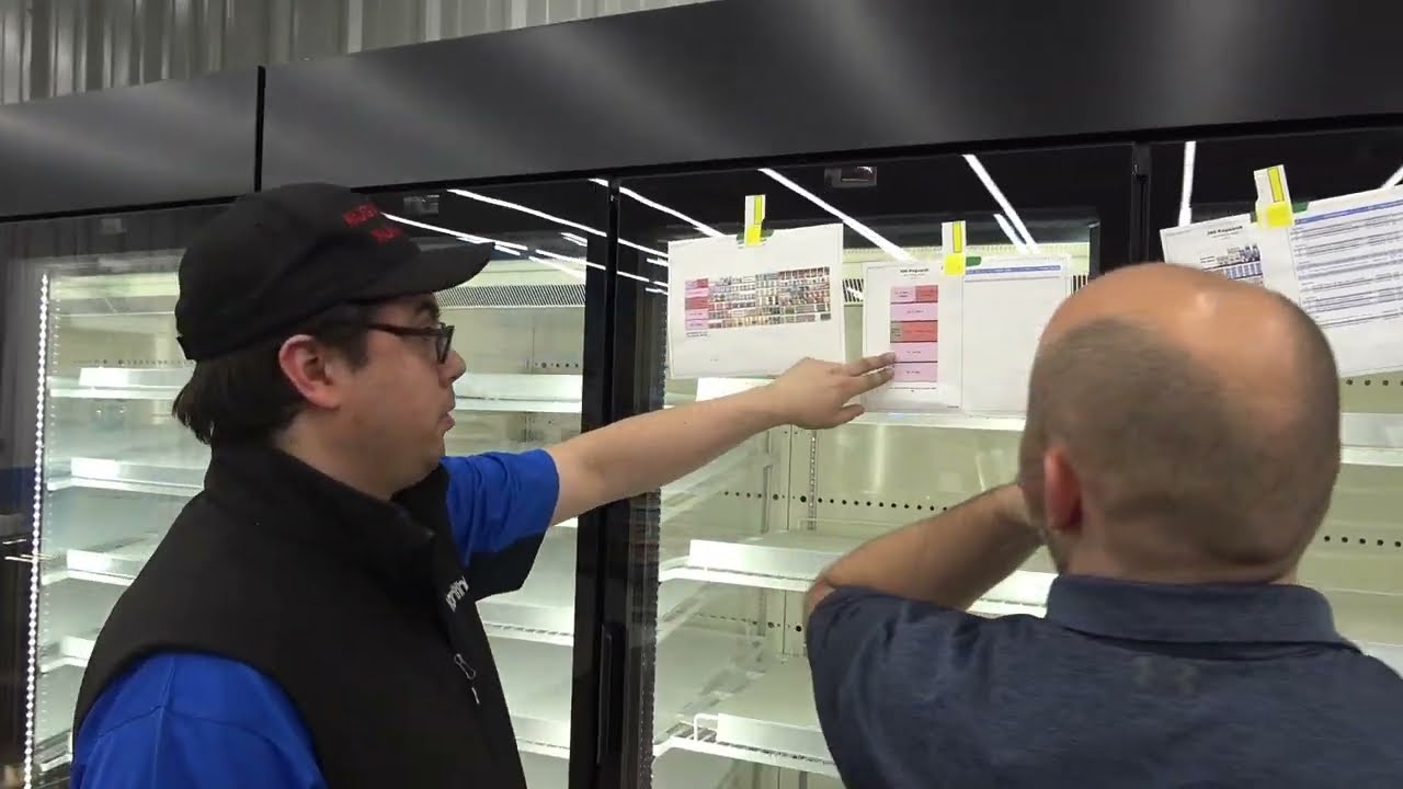 Познакомьтесь с Кугаруком, менеджером северного магазина #работавканаде