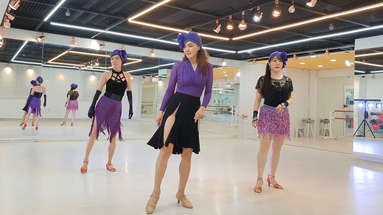 Mambo Italiano (High Beginner) teach line dance with Yoon | Withus Korea