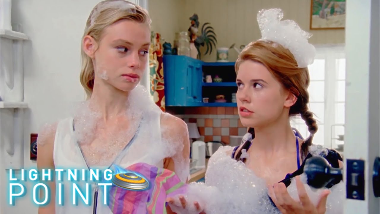 Alien Surfgirls S1 E5: Good Vibrations | Short Episode