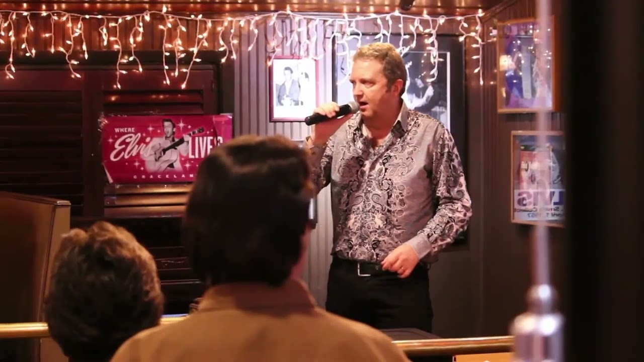 Colin Paul sings 'An American Trilogy' Marlowes Jan 8 2017