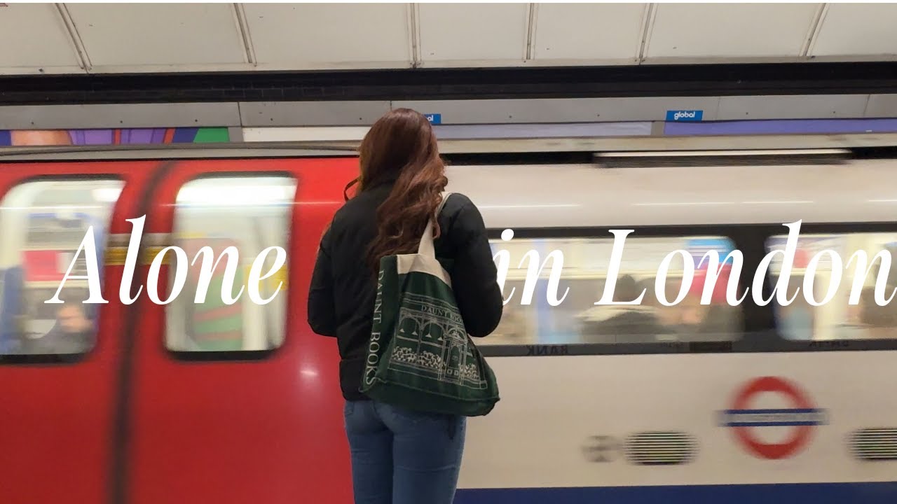 vlog | alone in London, preparing for change, reading in coffee shops, book shopping