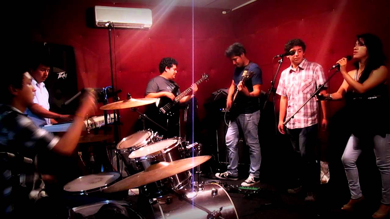 Bailando en la Vereda - Coverland