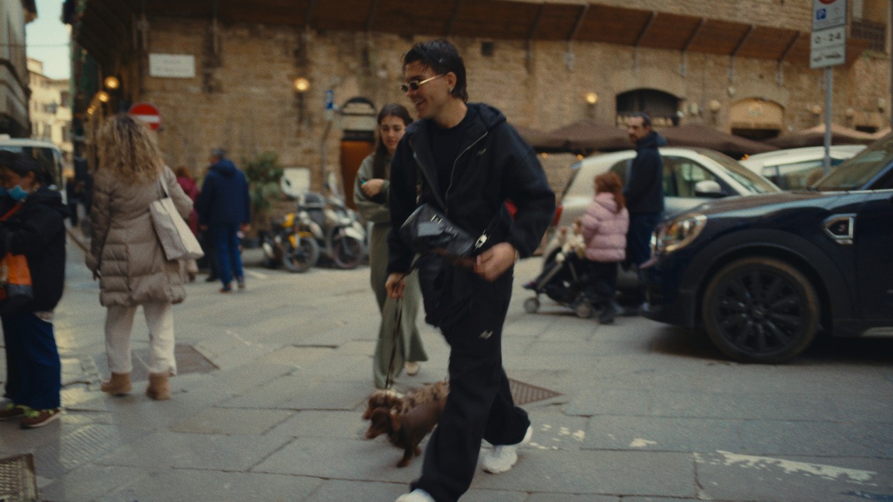 Rooster Cafe Firenze | Florence Italy | Red V-Raptor XE 8K