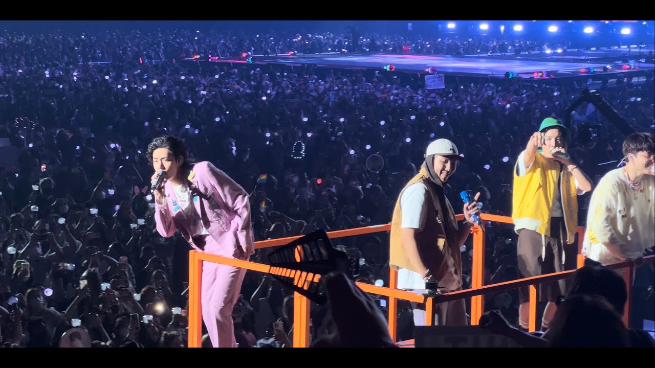BTS IN CARTS!!!! 100's Section View - Telepathy, Wings, Stay, So What