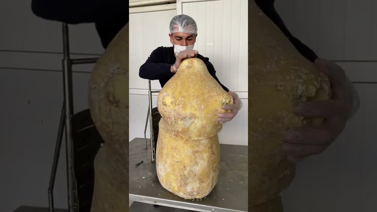 The most famous Turkish cheese made from goat's milk. The longer it is stored, the higher the price.