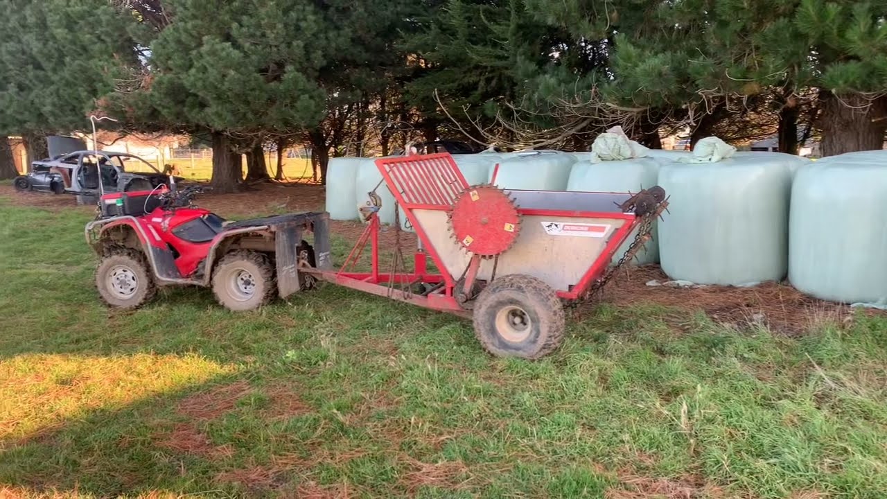 Duncan bale buggy how I load and feed out