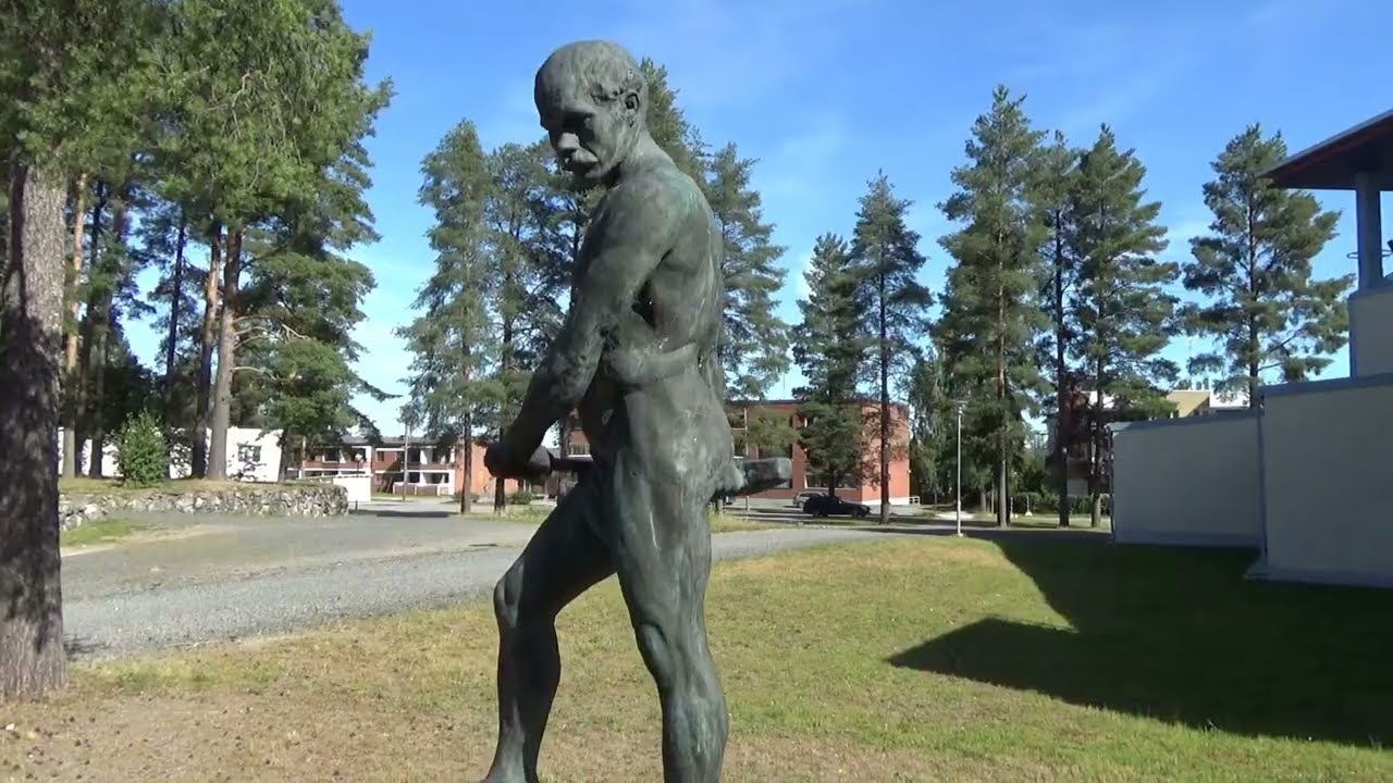 Lapinlahden kirkko ja sankarihaudat