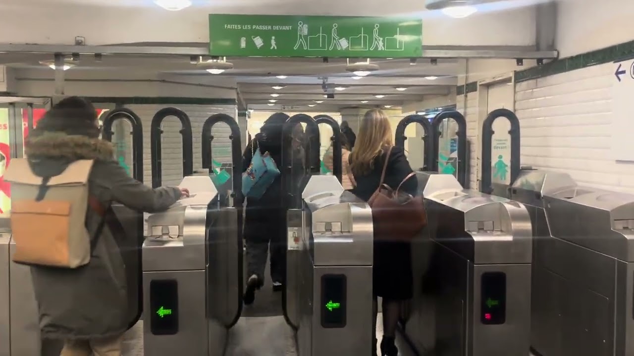 Entrée du métro 6 Montparnasse 