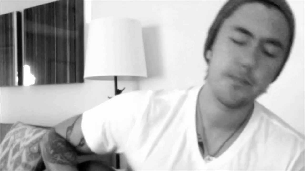 Pretty Wings - Acoustic