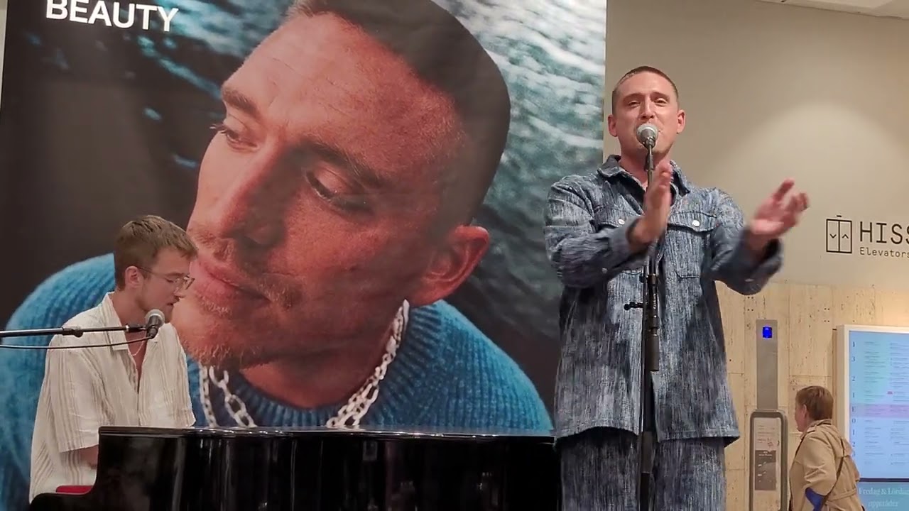 Danny Saucedo - Dör för dig - Åhléns Stockholm 29 september 2023