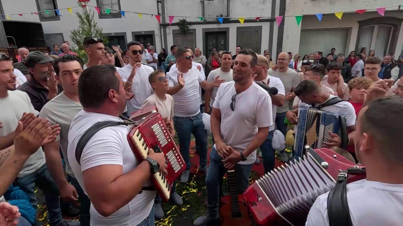 Dispensas dos Homens do Mar Casa do Mordomo Rosália e Helder Vila de Rabo de Peixe