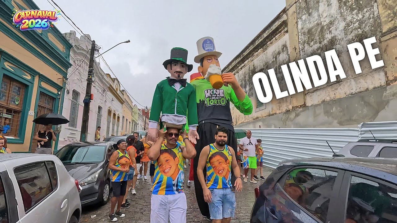 Pr&eacute;vias de Carnaval de Olinda corrida de boneco gigante PE