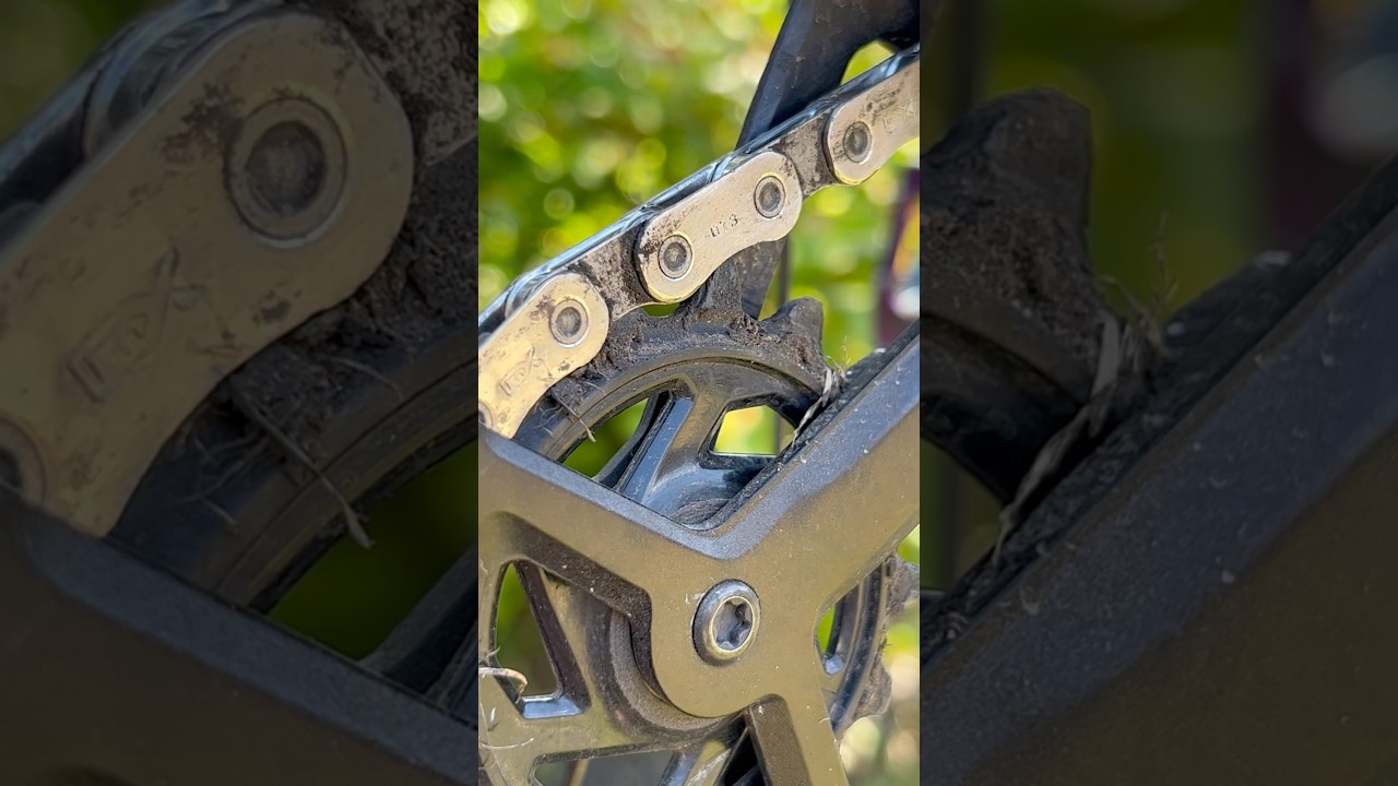 HOW TO CLEAN YOUR BIKE PROPERLY #mucoff #8in1kit #clean #asmr #satisfaction