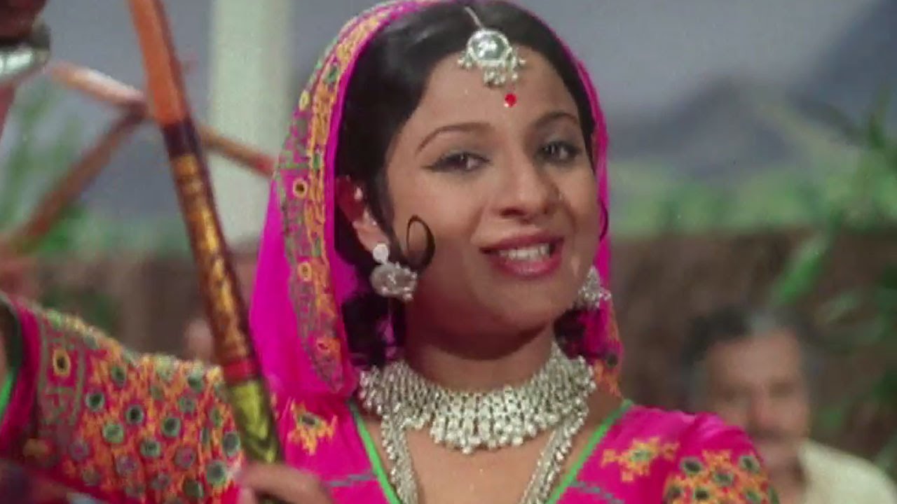 Kanudo Mangyo Dene Ne Jasoda Maiya, Nari tu Narayani - Gujarati Dandiya Song