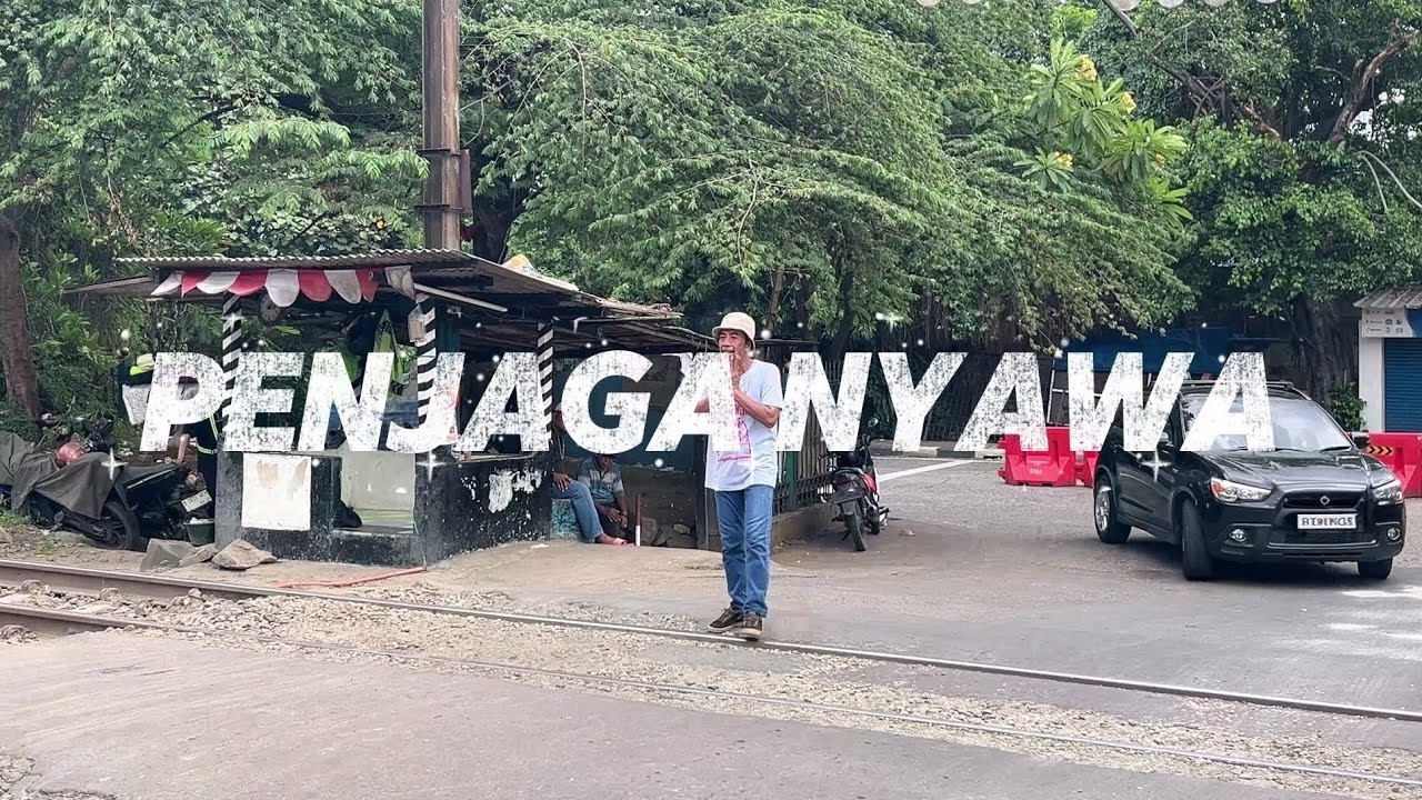 Penjaga Nyawa : Perlintasan Kereta Simprug, Jakarta Selatan