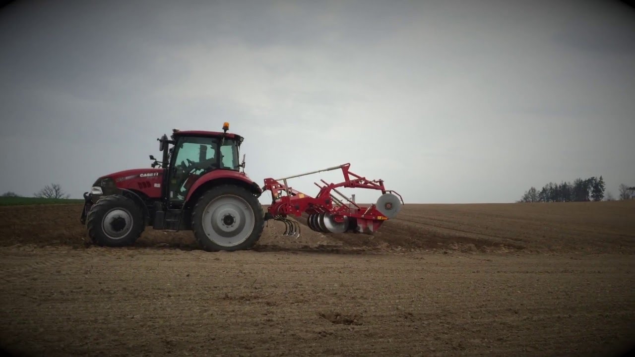 Buttage des pommes de terre - Case 105U - Butteuse Grimme 4 rangs