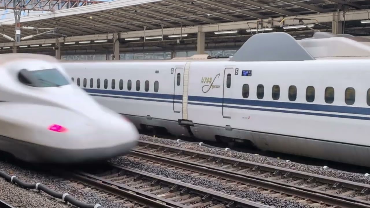東海道新幹線、通過・発着シーン　米原駅にて