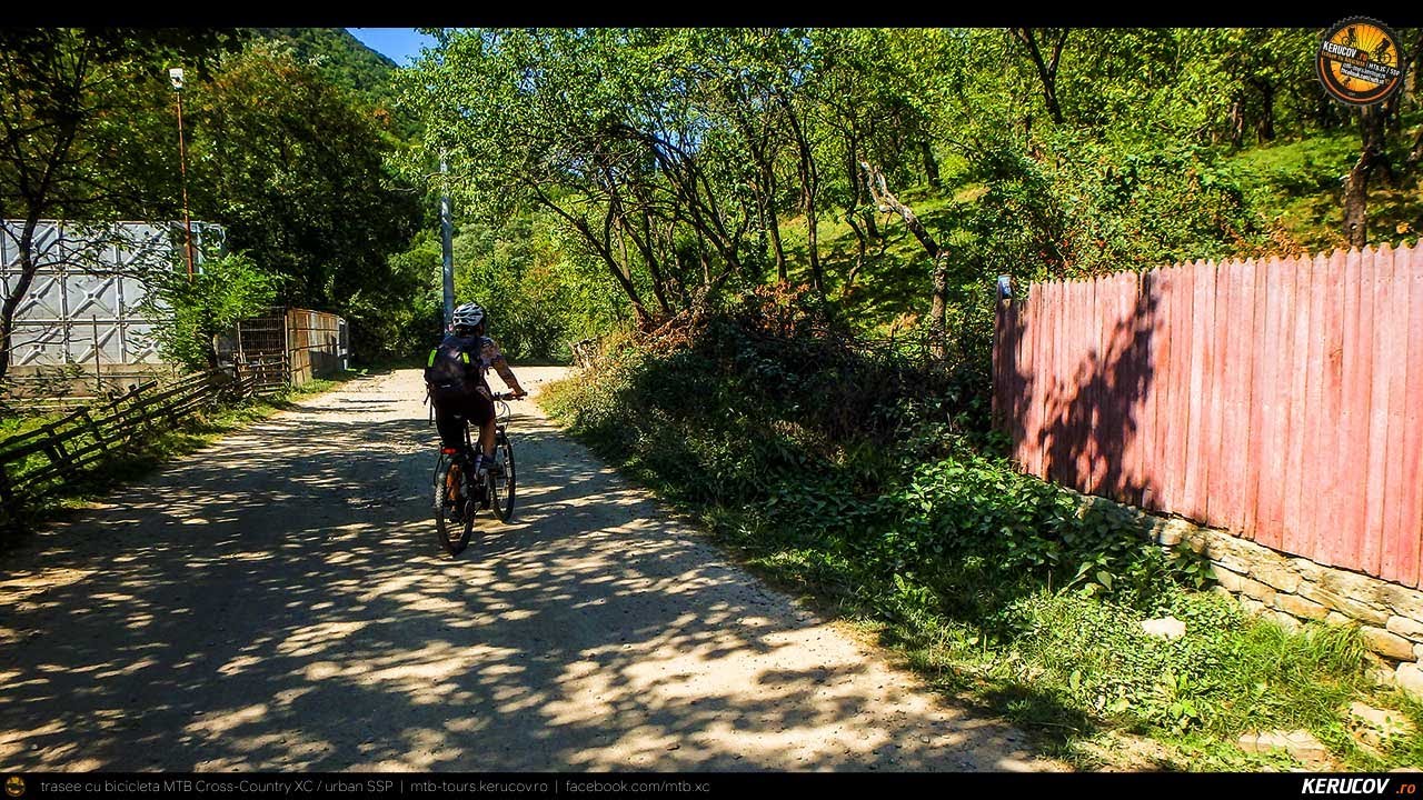KERUCOV .ro: [VIDEO] Traseu MTB Poienile - Gura Bascei - Calvini - Chiojdu - Basca Chiojdului