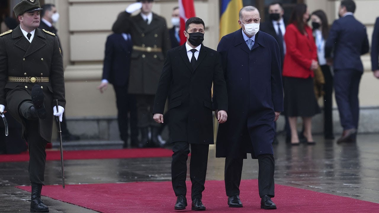 Cumhurbaşkanı Erdoğan Ukrayna'da resmi törenle karşılandı