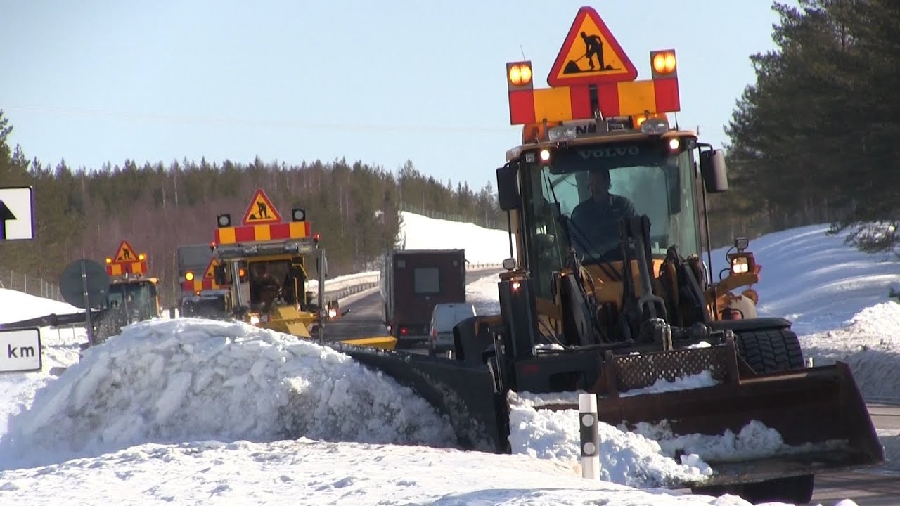 Volvo L90F | Veekmas F2428 | L60H - Cutting snowbanks at Route E4