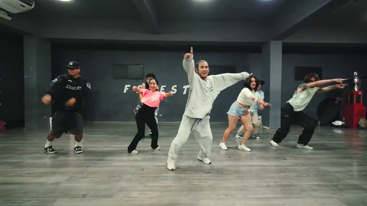 Janaab-e-Aali / Bollydany
