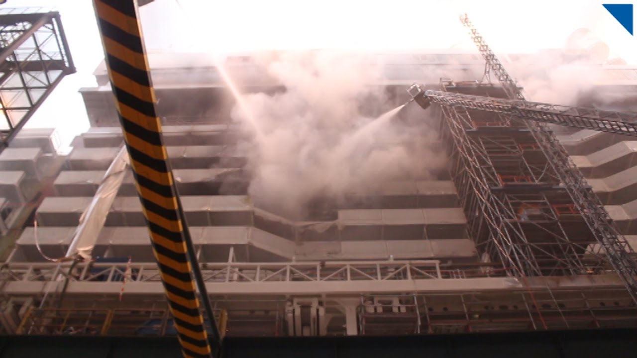 Großbrand auf Meyer Werft - keine Verletzten