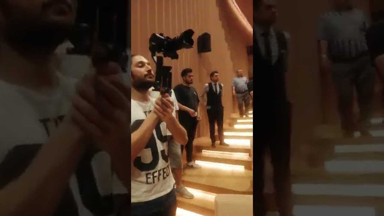İlhan İREM'in Türk Bayrağı'na Sarılı Naaşı Tören Mangasının Omuzlarında/ Cenaze Töreni/ Taksim, AKM