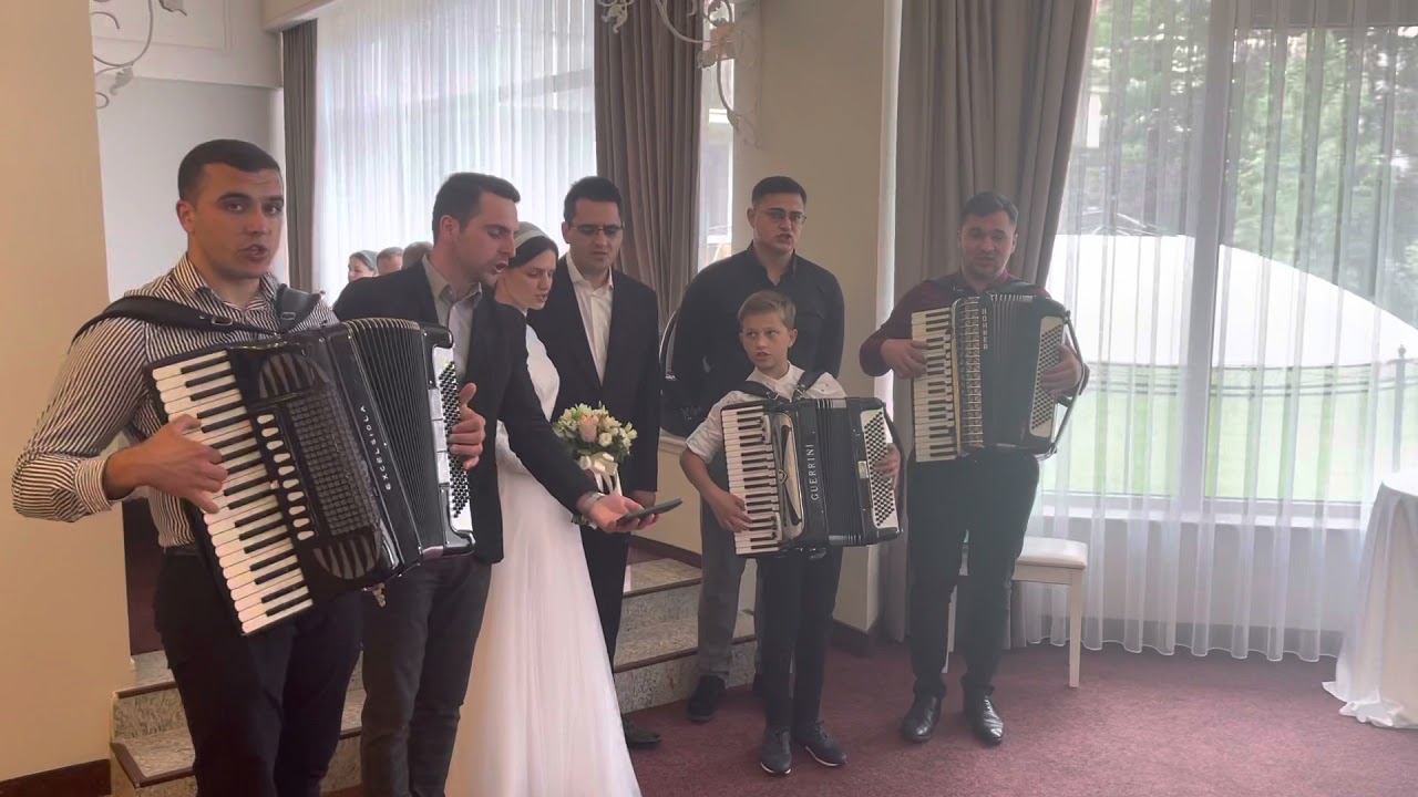 Tot ce am aici, pe-acest pământ- Frații Ursachi