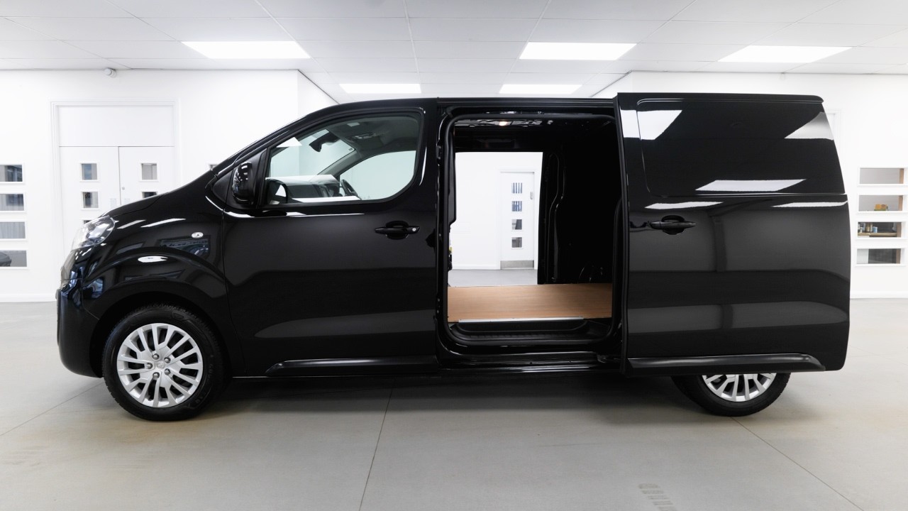 Vauxhall Vivaro 2700 1.5 D Pro Edition 120 BHP L1 SWB 6dr in Pearl Black - DL72 LDA - VanStar