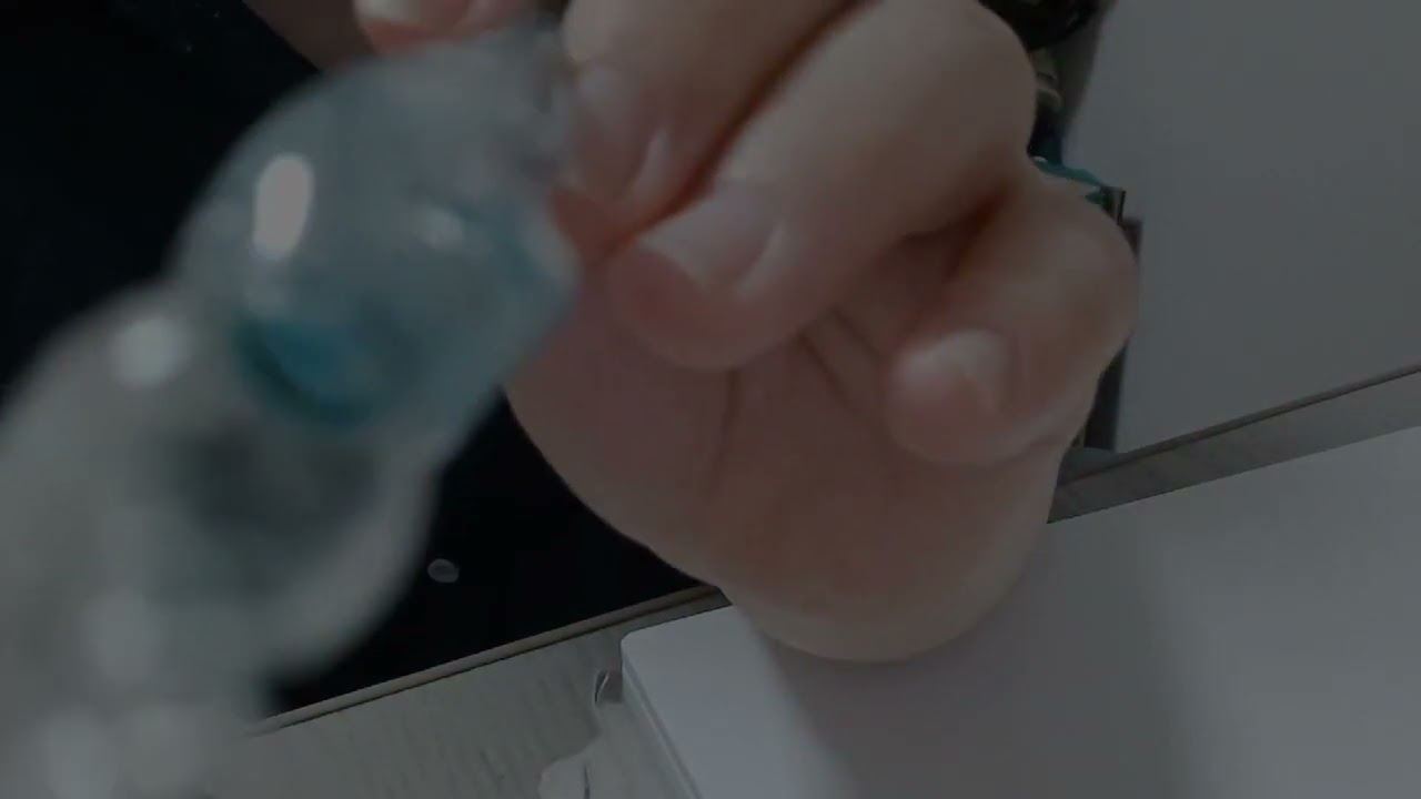 ASMR lo-fi Touching the cell phone camera with a glass fountain pen