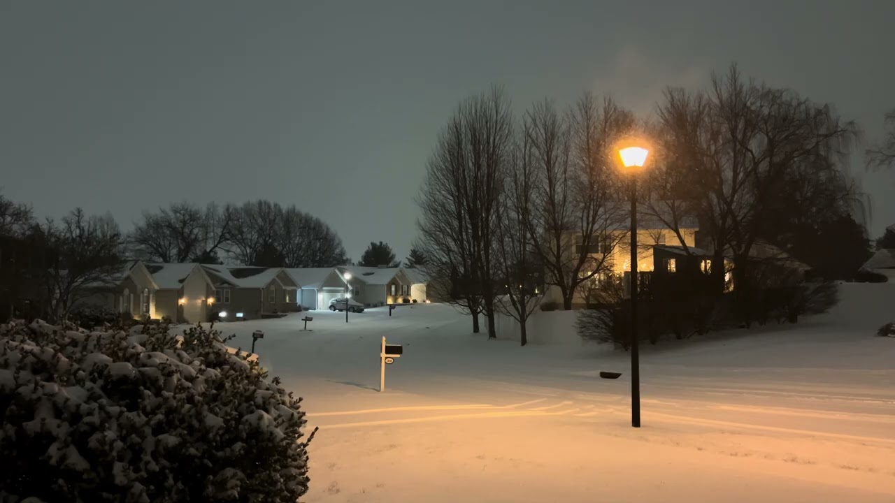 Night snow of Winter Storm Fern! St. Charles, MO. 6:00pm.